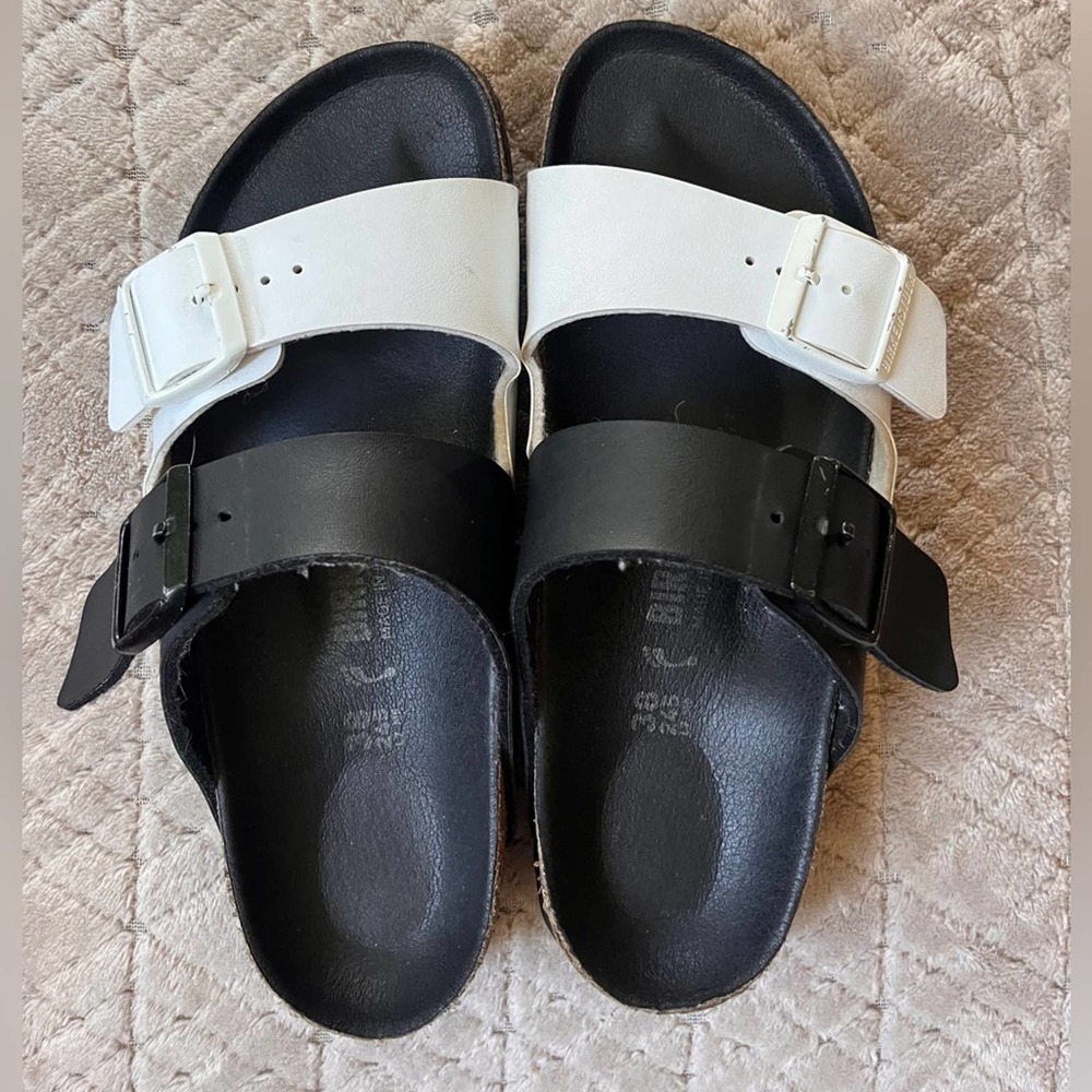 Women’s 2 large strap Black and White Birkenstock, size 38